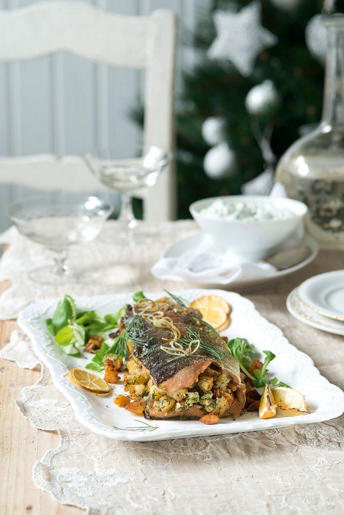 pstruh lososovitý s plnkou a tzatziki